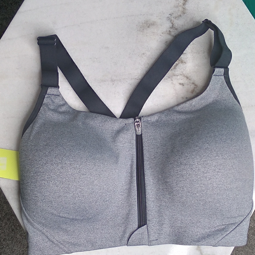 NWT All in motion sports bra 34DD High support